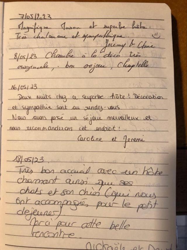 Maison D'Hotes "Les Volets Verts" Et Sa Brocante Ecueille Εξωτερικό φωτογραφία